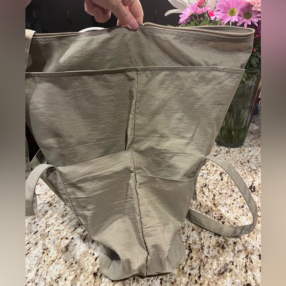 BAGGALLINI nylon tote, like new! - Picture 8 of 10